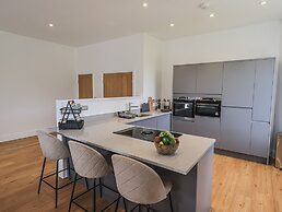 The Emma Suite Stone Cross Mansion