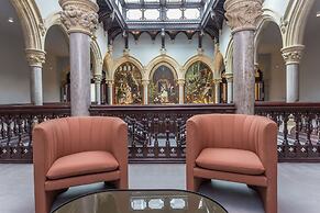 The Emma Suite Stone Cross Mansion