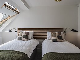 The Emma Suite Stone Cross Mansion