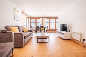 Holborn Penthouse Apartment with Terrace