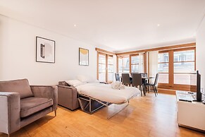 Holborn Penthouse Apartment with Terrace