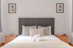 Holborn Penthouse Apartment with Terrace
