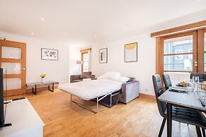 Holborn Penthouse Apartment with Terrace