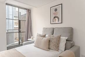 Holborn Penthouse Apartment with Terrace