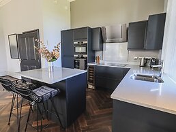 The Mary Maude Suite Stone Cross Mansion