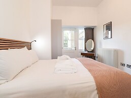 The Wilfred Suite Stone Cross Mansion