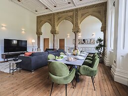 The Wilfred Suite Stone Cross Mansion