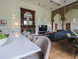 The Wilfred Suite Stone Cross Mansion