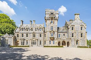 The Wilfred Suite Stone Cross Mansion