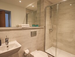 The Wilfred Suite Stone Cross Mansion