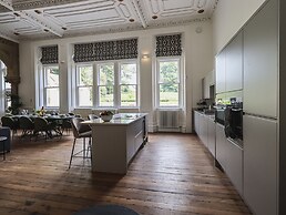 The Wilfred Suite Stone Cross Mansion