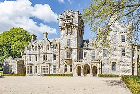 William Tower Suite Stone Cross Mansion