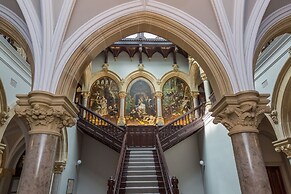 William Tower Suite Stone Cross Mansion