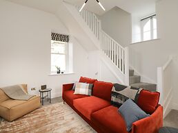 William Tower Suite Stone Cross Mansion