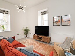 William Tower Suite Stone Cross Mansion