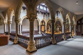 William Tower Suite Stone Cross Mansion