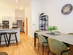 William Tower Suite Stone Cross Mansion