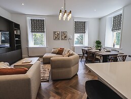 The Lucy Suite Stone Cross Mansion