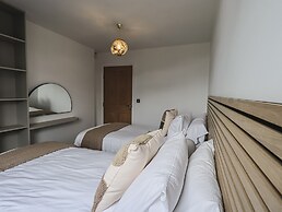 The Lucy Suite Stone Cross Mansion