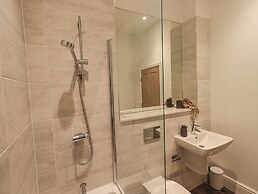 The Lucy Suite Stone Cross Mansion