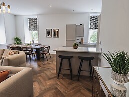 The Lucy Suite Stone Cross Mansion