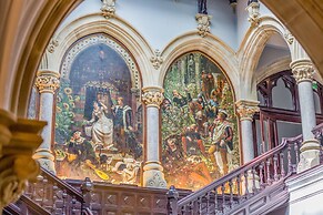 The Lucy Suite Stone Cross Mansion