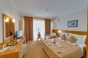 The Holiday Resort Hotel - All inclusive