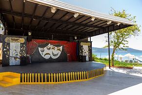 The Holiday Resort Hotel - All inclusive