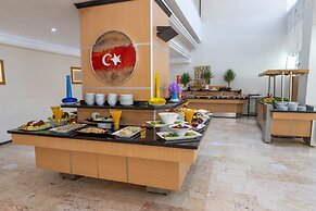 The Holiday Resort Hotel - All inclusive