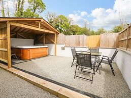 Tyddyn Sianel - Onnen