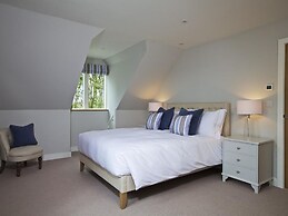 3 The Drive, Hillfield Village