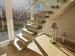 3 The Drive, Hillfield Village