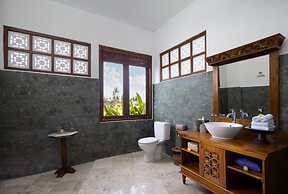 Swan Paradise A Pramana Experience