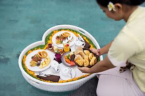 Swan Paradise A Pramana Experience