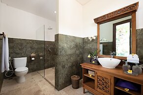 Swan Paradise A Pramana Experience