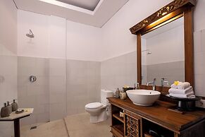 Swan Paradise A Pramana Experience