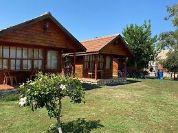 Demre Sahildeki Ev Bungalov