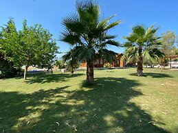 Demre Sahildeki Ev Bungalov