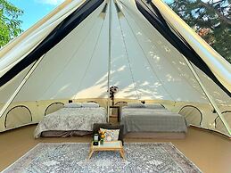 Utopia Feels Botanical Glampground