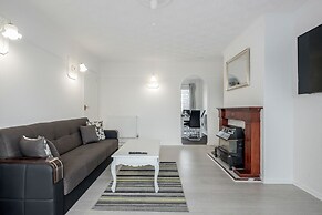 Tms Lovely 3 Bed House-tilbury-free Parking