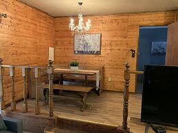 Grey Squirrel Resort