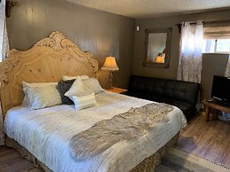 Grey Squirrel Resort