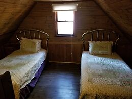 Grey Squirrel Resort