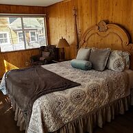 Grey Squirrel Resort