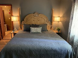 Grey Squirrel Resort