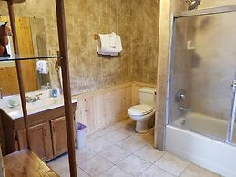 Grey Squirrel Resort