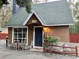 Grey Squirrel Resort