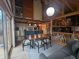 Beautiful Log Cabin on Saganaga Lake