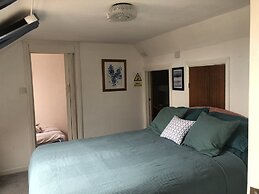 Quirky Loft Apartment in Paignton With sea Views