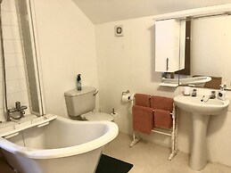 Quirky Loft Apartment in Paignton With sea Views